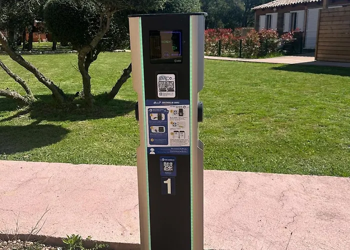 Cala Serena Saint Cyprien * Lecci